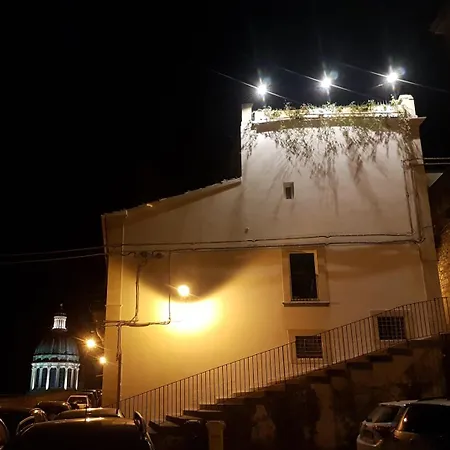 Reusuite Konukevi 4*