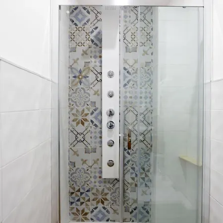 Reusuite Guest house