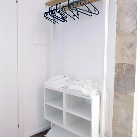 Reusuite Guest house *